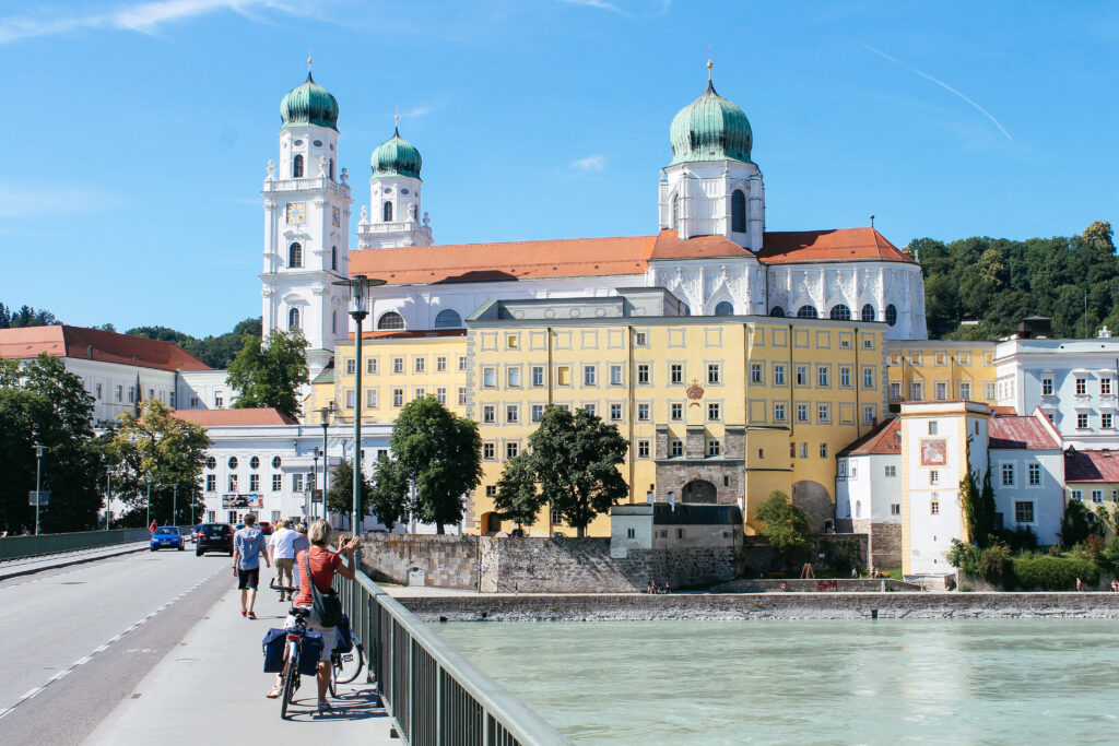 Blick auf den Stephansdom und die Altstadt von Passau, Deutschland