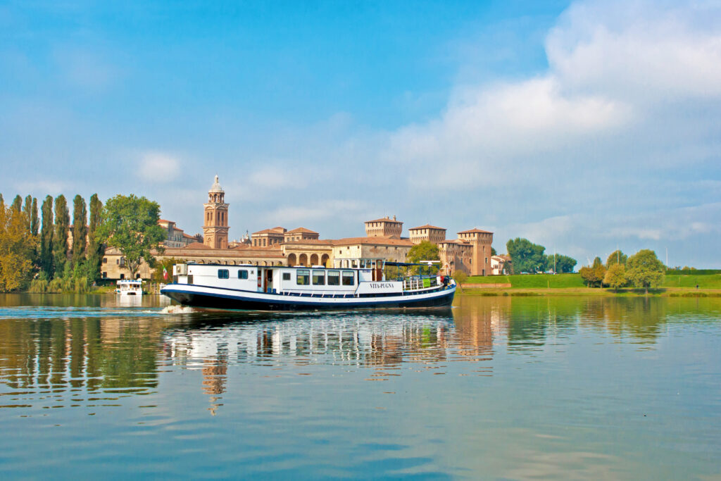 Flussschifffahrt, Girolibero-Boote, organisierte Rad- und Bootstouren