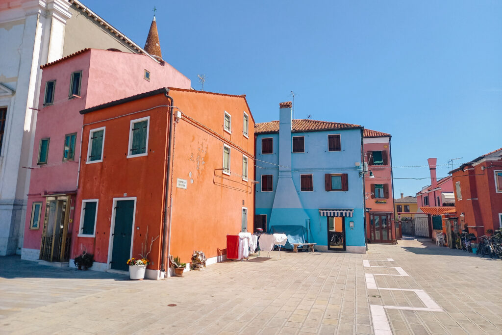 Typische bunte Häuser der Lagune von Venedig